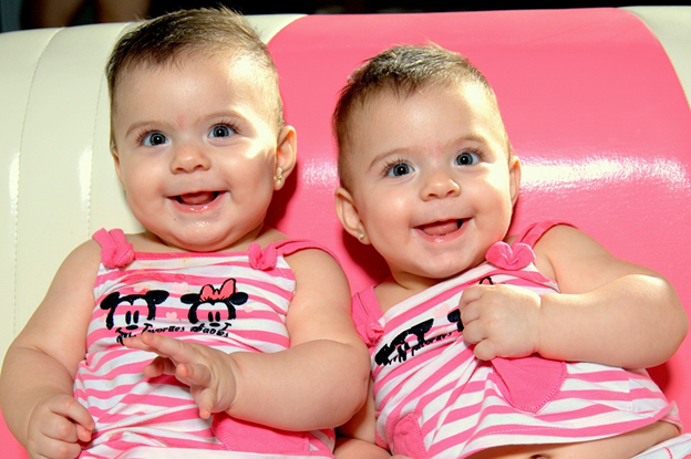 Twin Babies: Parenting Tips on Handling and Managing Time