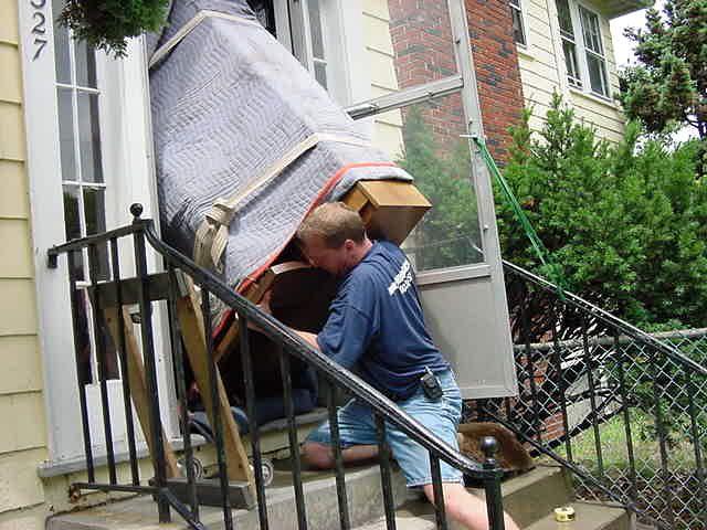 Finding the Ideal Piano Mover: Expert Tips for Selecting the Best